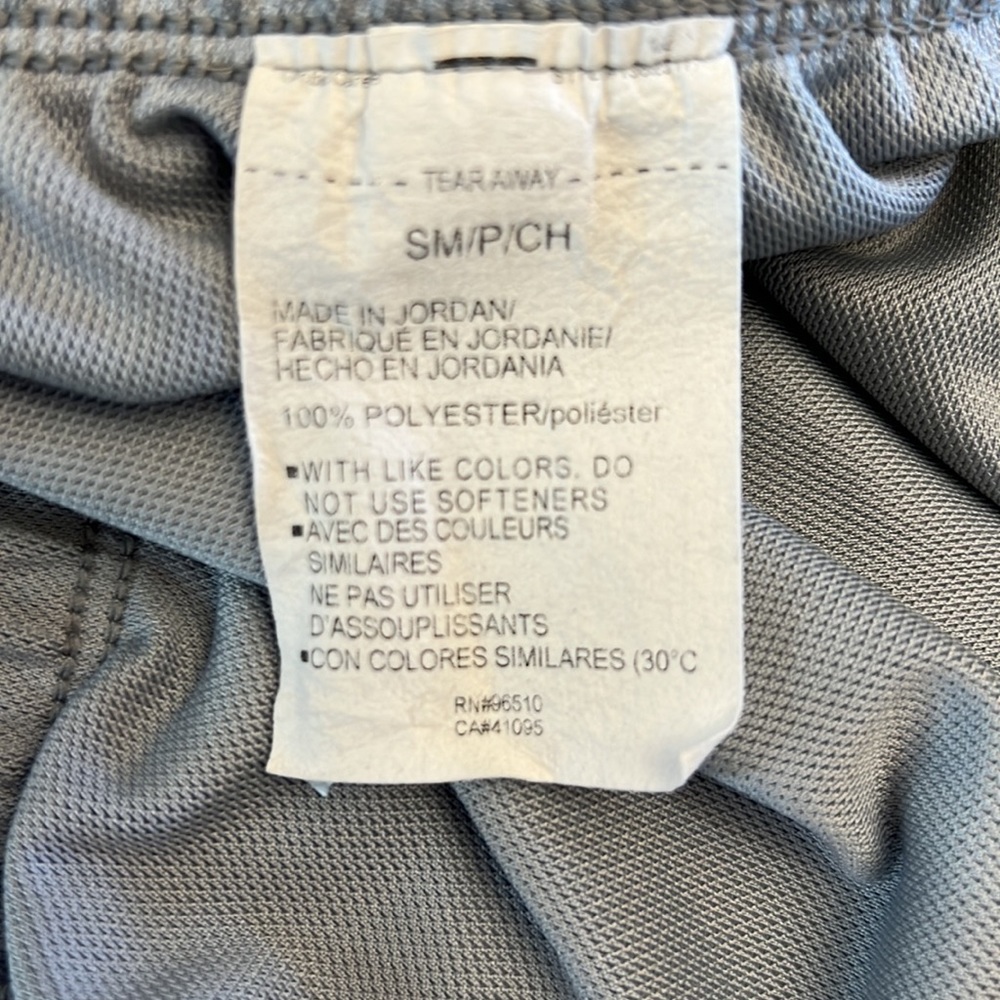 Under‎ Armor Women’s Gray Shorts - Picture 5 of 6
